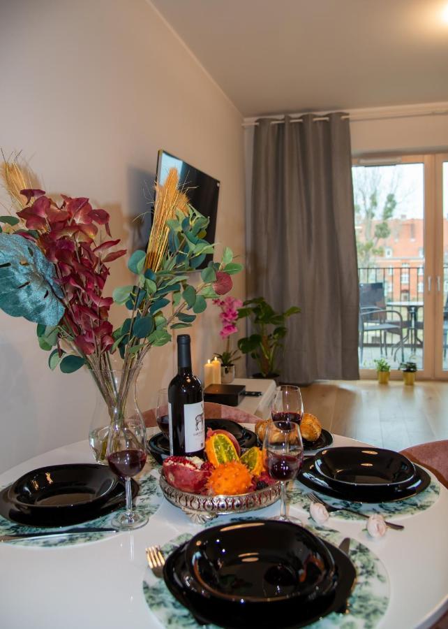 Maya'S Flats & Resorts - River View Gdańsk Exterior foto