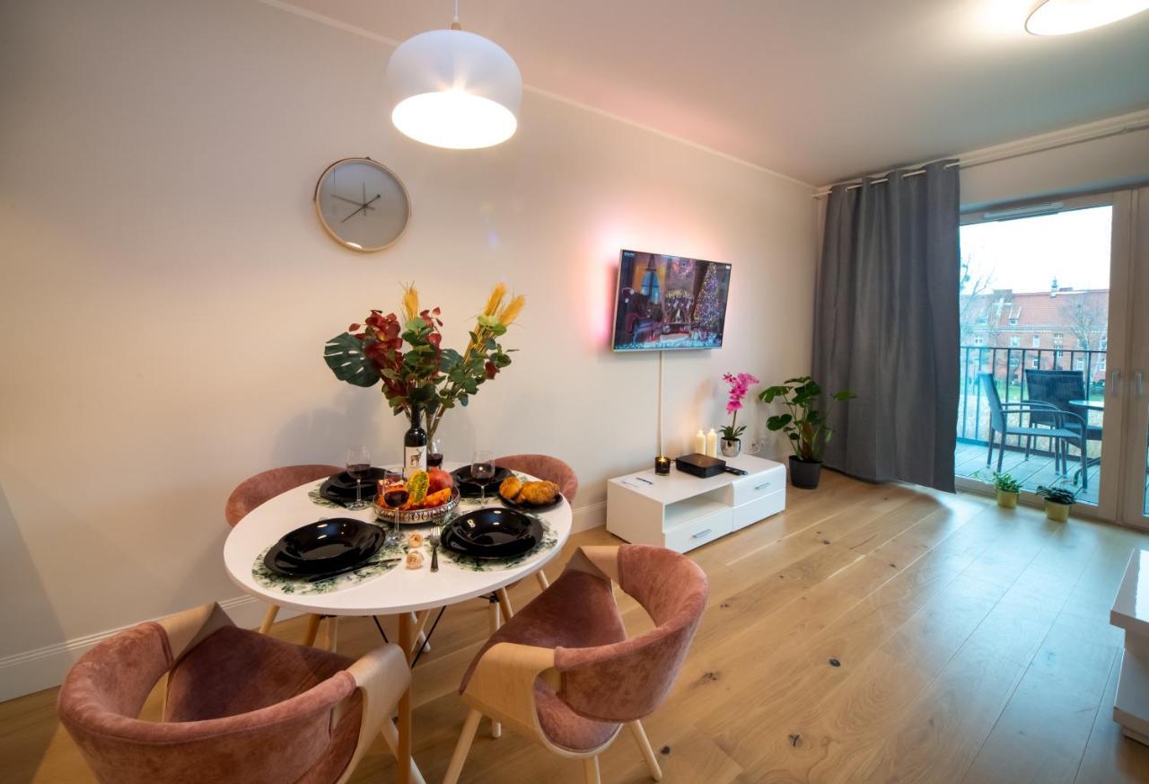 Maya'S Flats & Resorts - River View Gdańsk Exterior foto